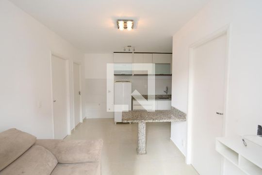 Sala/Cozinha de apartamento à venda com 2 quartos, 36m² em Vila Sofia, São Paulo
