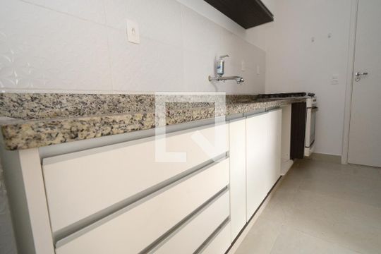Cozinha de apartamento à venda com 2 quartos, 36m² em Vila Sofia, São Paulo