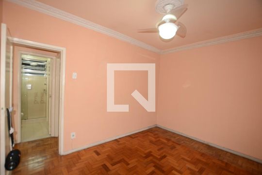Quarto 1 de apartamento para alugar com 2 quartos, 75m² em Irajá, Rio de Janeiro