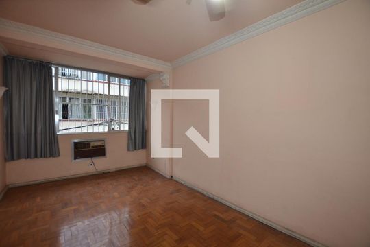 Sala de apartamento para alugar com 2 quartos, 75m² em Irajá, Rio de Janeiro