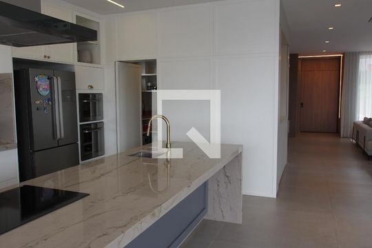 Cozinha de casa de condomínio à venda com 4 quartos, 460m² em Loteamento Brisas do Lago, Jundiaí