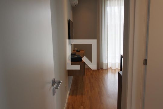 Quarto Suíte 1 de casa de condomínio à venda com 4 quartos, 460m² em Loteamento Brisas do Lago, Jundiaí