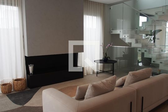 Sala de casa de condomínio à venda com 4 quartos, 460m² em Loteamento Brisas do Lago, Jundiaí