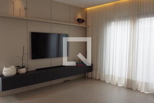 Sala de casa de condomínio à venda com 4 quartos, 460m² em Loteamento Brisas do Lago, Jundiaí