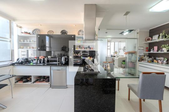 Cozinha de apartamento à venda com 3 quartos, 278m² em Bela Vista, São Paulo