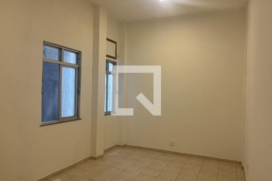 Sala de kitnet/studio à venda com 0 quarto, 37m² em Centro, Rio de Janeiro