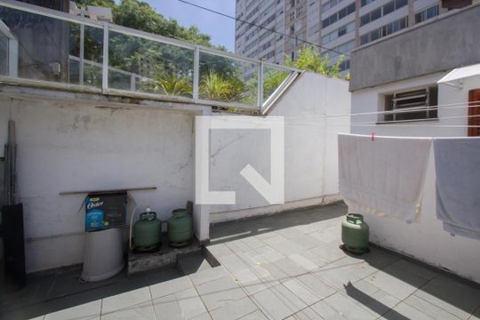 Quintal de casa à venda com 4 quartos, 317m² em Granja Julieta, São Paulo