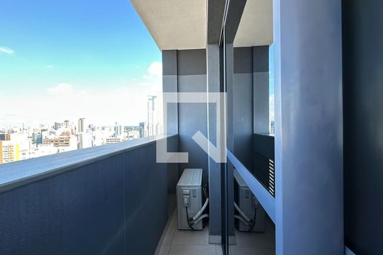Sacada de kitnet/studio para alugar com 1 quarto, 35m² em Centro, Curitiba