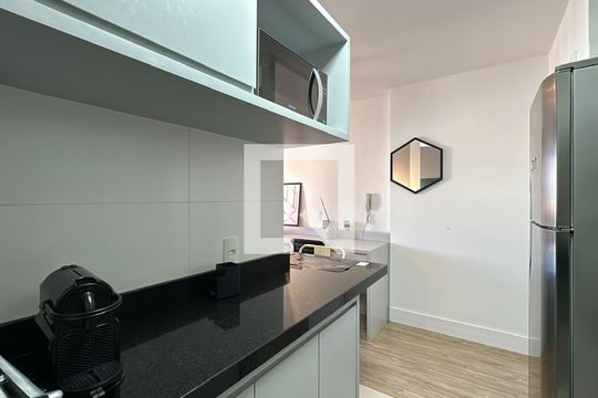 Cozinha de kitnet/studio para alugar com 1 quarto, 35m² em Centro, Curitiba