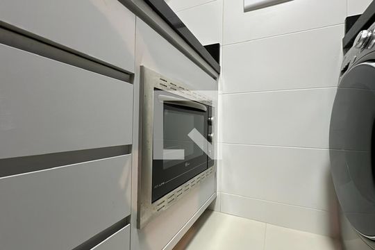 Cozinha de kitnet/studio para alugar com 1 quarto, 35m² em Centro, Curitiba