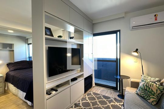 Kitnet/Studio para alugar com 1 quarto, 35m² em Centro, Curitiba