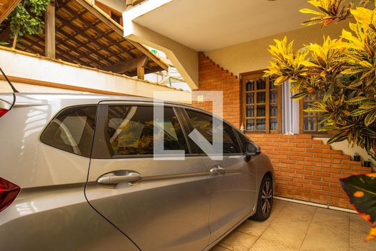 Garagem de casa à venda com 3 quartos, 175m² em Parque Eloy Chaves, Jundiaí