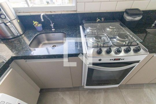 Cozinha e Área de Serviço de apartamento para alugar com 2 quartos, 37m² em Colônia Rio Grande, São José dos Pinhais