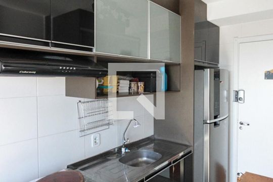 Cozinha de apartamento para alugar com 1 quarto, 30m² em Vila Alpina, São Paulo