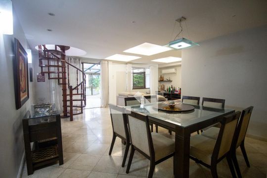 Sala de apartamento à venda com 4 quartos, 323m² em Recreio dos Bandeirantes, Rio de Janeiro