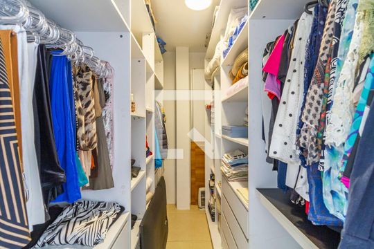 Closet de casa à venda com 4 quartos, 144m² em Brooklin Paulista, São Paulo