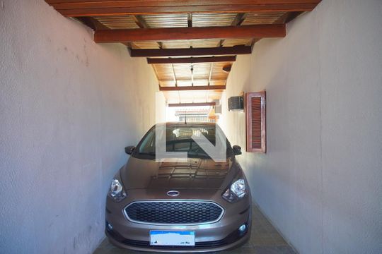 Garagem de casa à venda com 2 quartos, 90m² em Canudos, Novo Hamburgo