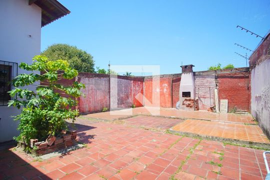 Quintal de casa à venda com 2 quartos, 90m² em Canudos, Novo Hamburgo