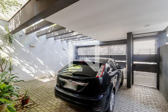Garagem de casa à venda com 6 quartos, 380m² em Jardim da Saúde, São Paulo