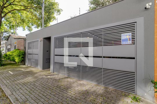 Fachada de casa à venda com 6 quartos, 380m² em Jardim da Saúde, São Paulo