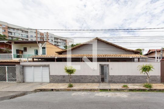 Fachada de casa à venda com 5 quartos, 270m² em Jardim Atlântico, Belo Horizonte