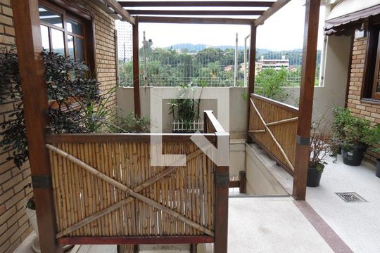 Área comum de casa de condomínio à venda com 4 quartos, 177m² em Jardim Peri, São Paulo