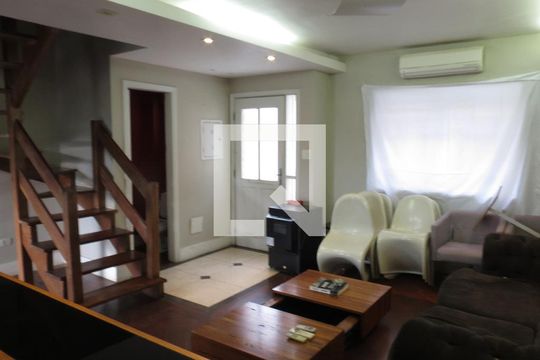 Sala de casa de condomínio à venda com 4 quartos, 177m² em Jardim Peri, São Paulo