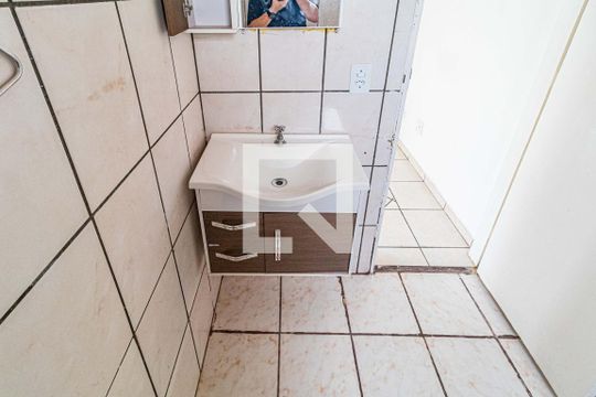Banheiro de casa para alugar com 1 quarto, 45m² em Vila Lageado, São Paulo