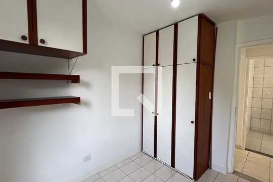 Quarto 1 de apartamento para alugar com 2 quartos, 50m² em Vila Madalena, São Paulo