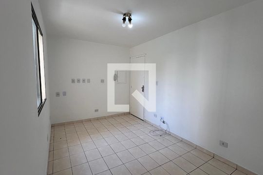 Sala  de apartamento para alugar com 2 quartos, 50m² em Vila Madalena, São Paulo