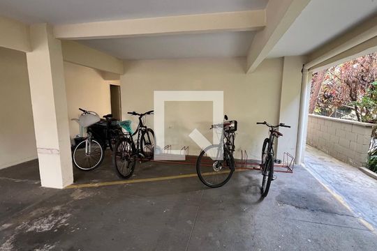 Bicicletário de apartamento para alugar com 2 quartos, 50m² em Vila Madalena, São Paulo