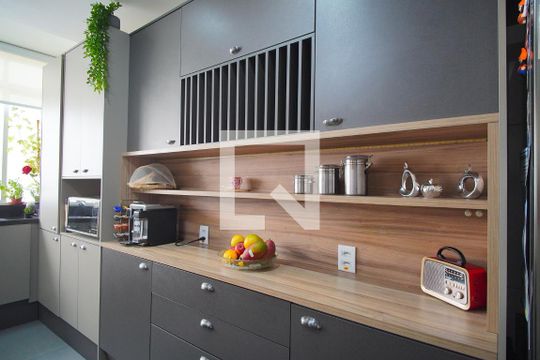 Cozinha de apartamento à venda com 3 quartos, 101m² em Petrópolis, Porto Alegre