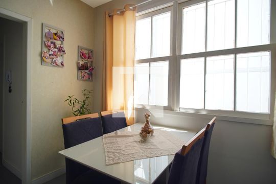 Sala de apartamento à venda com 3 quartos, 101m² em Petrópolis, Porto Alegre