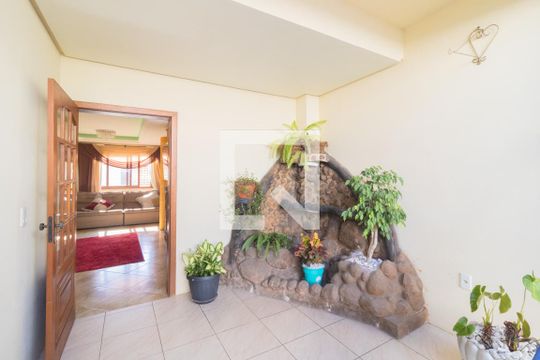 Quintal de casa à venda com 3 quartos, 200m² em Harmonia, Canoas