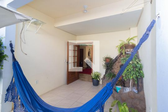 Quintal de casa à venda com 3 quartos, 200m² em Harmonia, Canoas