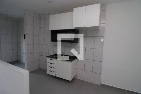 Cozinha de apartamento para alugar com 2 quartos, 54m² em Penha de França, São Paulo