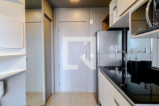 Cozinha de kitnet/studio para alugar com 1 quarto, 22m² em Sé, São Paulo