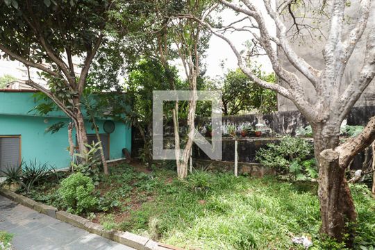 Área Externa de casa à venda com 4 quartos, 135m² em Vila Nova Cachoeirinha, São Paulo