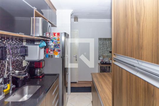 Cozinha de apartamento à venda com 3 quartos, 75m² em Vila Paulo Silas, São Paulo
