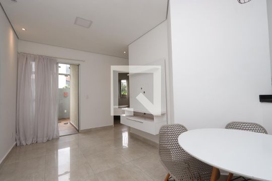 Apartamento para alugar com 2 quartos, 54m² em Vila Bela, São Paulo