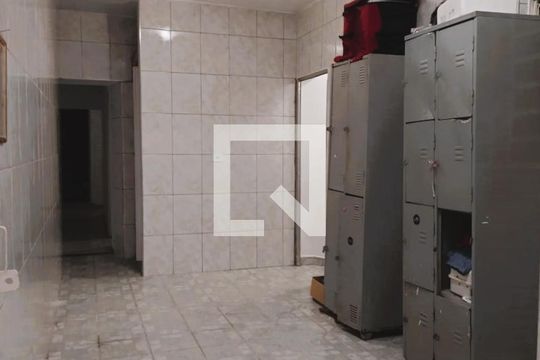 Casa para alugar com 2 quartos, 180m² em Lapa de Baixo, São Paulo