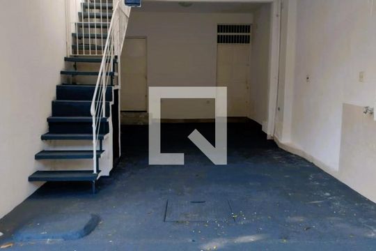 Garagem de casa para alugar com 2 quartos, 180m² em Lapa de Baixo, São Paulo
