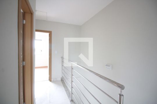 Corredor de casa à venda com 3 quartos, 90m² em Santa Monica, Belo Horizonte