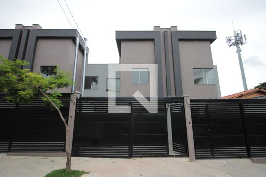 Fachada de casa à venda com 3 quartos, 90m² em Santa Monica, Belo Horizonte