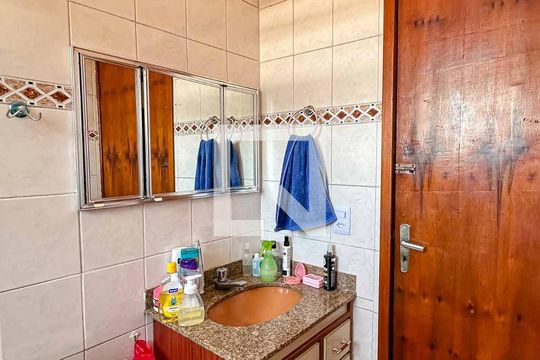 Casa à venda com 3 quartos, 155m² em Parque Sao Domingos, São Paulo