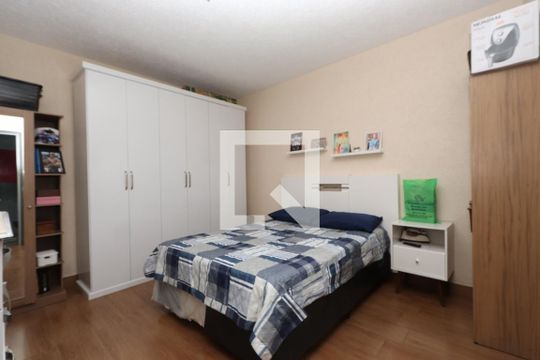 Quarto 1 de casa para alugar com 2 quartos, 80m² em Jardim Guairaca, São Paulo
