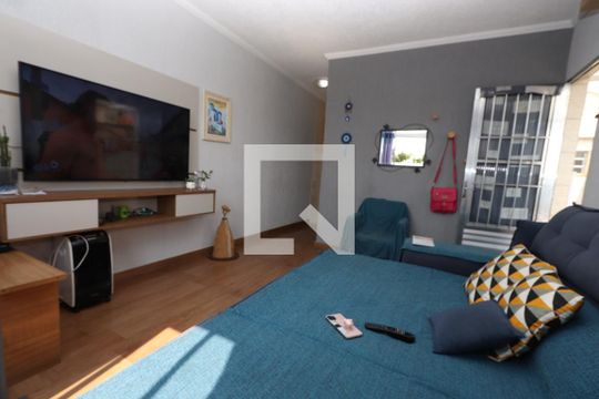 Sala de casa para alugar com 2 quartos, 80m² em Jardim Guairaca, São Paulo