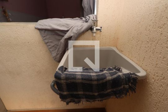 Lavanderia de casa para alugar com 2 quartos, 80m² em Jardim Guairaca, São Paulo