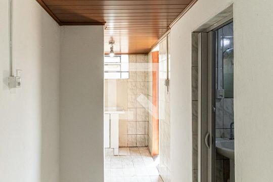 Corredor de apartamento para alugar com 1 quarto, 45m² em Santa Ifigênia, São Paulo