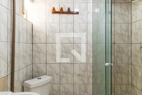 Banheiro de apartamento para alugar com 1 quarto, 45m² em Santa Ifigênia, São Paulo